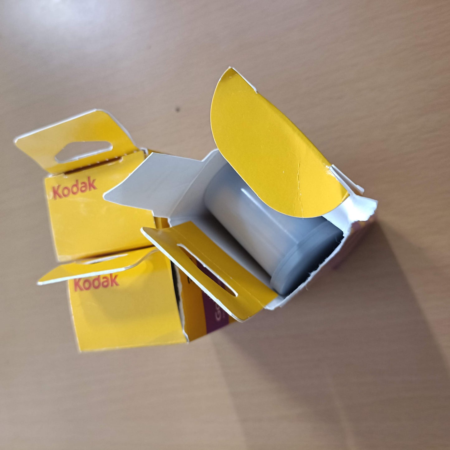 箱潰れ特価【3個パック×3箱（合計9個）】Kodak (コダック) カラーネガフィルム GOLD ISO200 36枚撮り 135/35mm